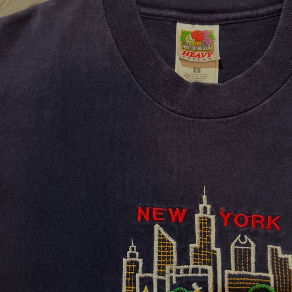 VNTG-Y2K- Embroidered New York t-shirt - sz L - Picture 2 of 2